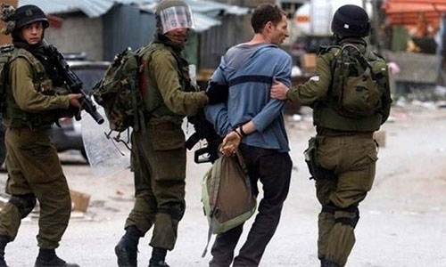 Fuerzas de la ocupación israelí matan a tres palestinos y detienen a más de cincuenta